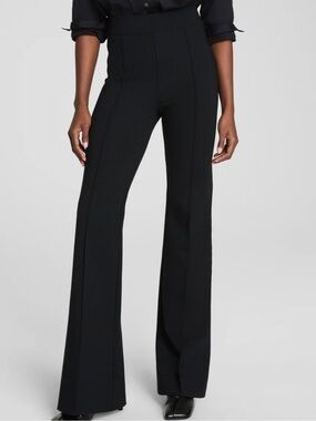 SPANXsupersmooth® PerfectFit
Ponte Flare Pant in Classic Black Sz XS